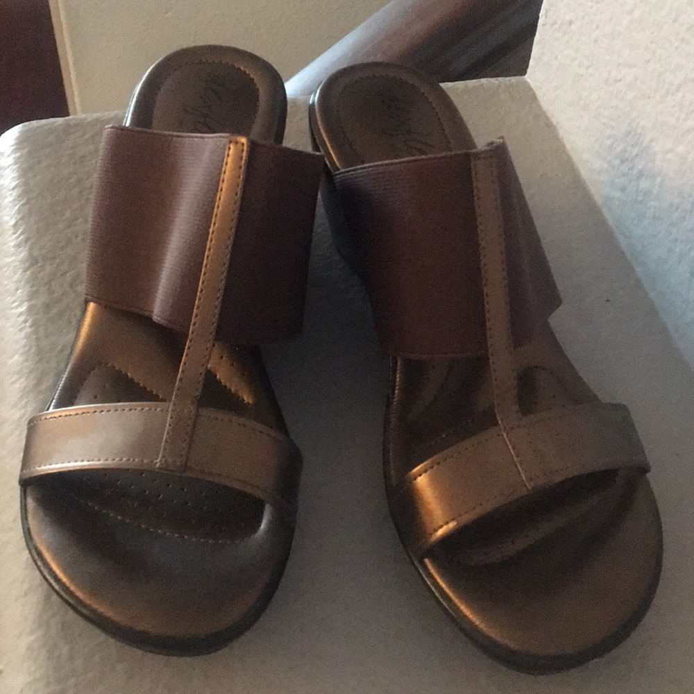 Dexflex by Dexter open-toed sandal wedges